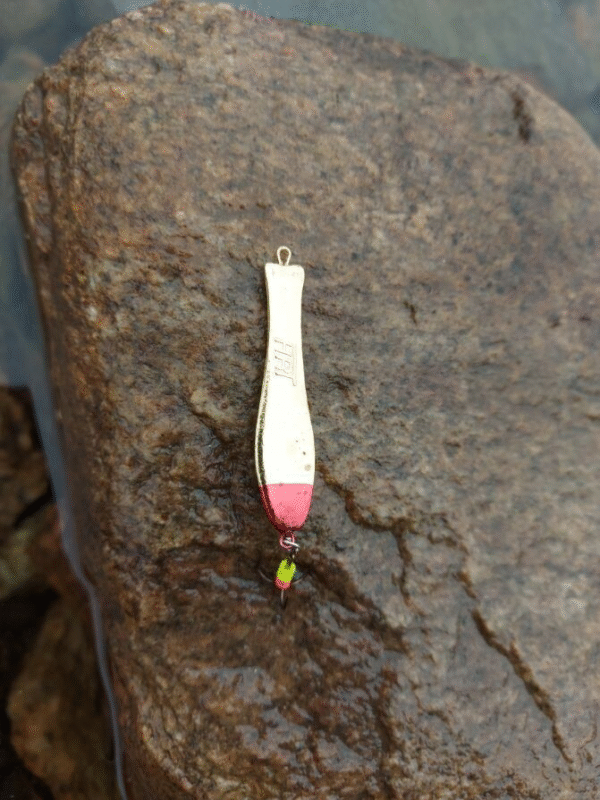 HRT pystypilkki leveä 5 cm 12 g metalliväri 3-haarakoukku - Image 2