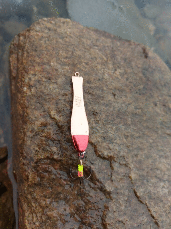 HRT pystypilkki leveä 5 cm 12 g metalliväri 3-haarakoukku - Image 4